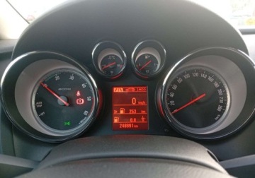 Opel Astra J Sports Tourer Facelifting 1.7 CDTI ECOTEC 130KM 2013 Opel Astra Zarejestrowany - ubezpieczony - 1,7 - 130 KM 1.7 Diesel 130KM, zdjęcie 28