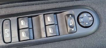 Peugeot 5008 I Minivan Facelifting 1.6 VTi 120KM 2014 Peugeot 5008 LIFT 1.6 120KM Navi 7 Foteli LED DRL 1.6 Benzyna 120KM, zdjęcie 15