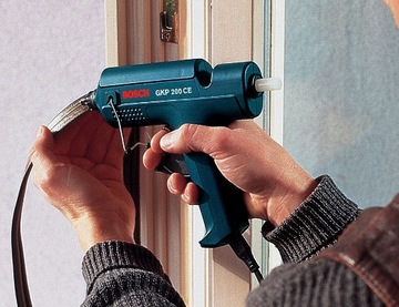 ГОРЯЧИЙ КЛЕВОЙ ПИСТОЛЕТ GKP 200 CE BOSCH