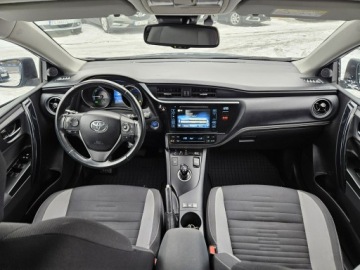 Toyota Auris II Hatchback 5d Facelifting 1.8 Hybrid 136KM 2017 Toyota Auris 1,8 Hybryda 136KM automat kamera, zdjęcie 8