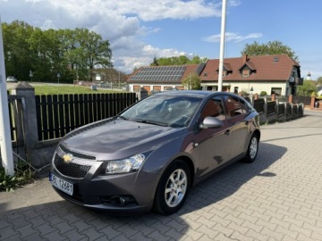 Chevrolet Cruze Hatchback 5d 2.0 VCDI 16V DOHC 163KM 2013 Chevrolet Cruze 1,6 benzyna 126 ps 93 tyś km
