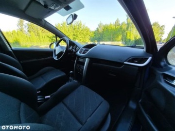 Peugeot 207 Hatchback 5d 1.4 VTi 95KM 2009 Peugeot 207 Peugeot 207 1.4 Benzyna 95KM, zdjęcie 5