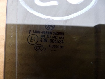 ОКНО ДВЕРИ ПРАВОЕ ЗАДНЕЕ VW T-ROC 2017. ТЕМНЫЙ