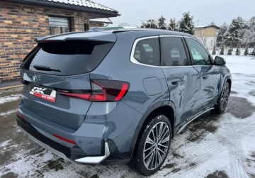 BMW X1 U11 Crossover 1.5 18i 136KM 2022 BMW X1 1.5 benzyna 136 km Led Nawigacja Kamera Sensor 1.5 Benzyna 136KM, zdjęcie 2