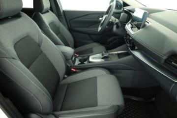 Nissan Qashqai III Crossover Facelifting 1.3 DIG-T MHEV 158KM 2025 Nissan Qashqai 1.3 DIG-T MHEV, 1. Właściciel, zdjęcie 6