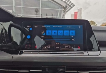 Volkswagen Golf VIII Variant 2.0 TDI 115KM 2021 Volkswagen Golf SalonPL 2.0TDI 115KM Style LED Plus Alu17 Masaz Pakiety AC, zdjęcie 22