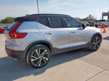 Volvo XC40 Crossover 2.0 T5 247KM 2019 Volvo XC 40 2019 VOLVO XC40 T5 MOMENTUM 2.0 Benzyna 247KM, zdjęcie 2