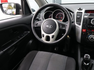 Kia Venga Mikrovan 1.6 DOHC CVVT 125KM 2011 Kia Venga 1.6 CVVT, Klima, Klimatronic, zdjęcie 6