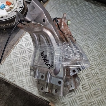 Lancer VIII X EVO распорка багажника