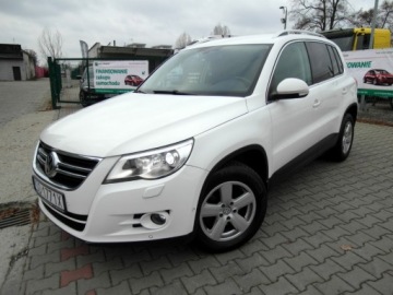 Volkswagen Tiguan I SUV 2.0 TDI CR DPF 140KM 2008 Volkswagen Tiguan Webasto 4x4 Nawigacja Bi-Xenon Klimatronik 2.0 Diesel, zdjęcie 4