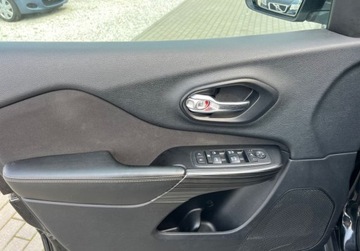 Jeep Cherokee V Terenowy 2.0 MJD 140KM 2014 Jeep Cherokee 2.0D 140KM 6B.Ledy Navi Klimatr.El.Klapa 2xPDC Po Rozrz.Fakt, zdjęcie 13