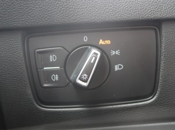 Volkswagen Passat B8 Variant 2.0 TDI BlueMotion SCR 150KM 2016 VW Passat 2.0 TDI, Salon Polska, Serwis ASO, zdjęcie 19