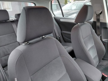 Volkswagen Golf VI Hatchback 5d 1.6 TDI-CR DPF BlueMotion 105KM 2011 Volkswagen Golf Klimatronik Podgrzewane fotele 2xPDC Sensor Alu 1.6 Diesel, zdjęcie 13