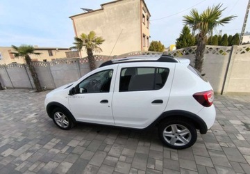 Dacia Sandero II Hatchback 5d 1.5 dCi 90KM 2014 Dacia Sandero Dacia Sandero 1.5 dCi Laureate 1.5 Diesel 90KM, zdjęcie 6