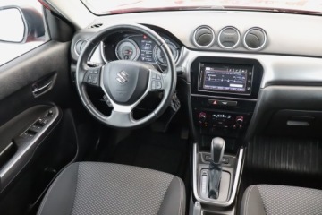 Suzuki Vitara III SUV Facelifting 1.0 BoosterJet 111KM 2018 Suzuki Vitara 1.0 BoosterJet, Salon Polska, zdjęcie 6