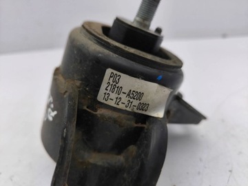 HYUNDAI I30 2013 PRAVÁ STRANA DRŽÁK / DRŽÁKY MOTORU