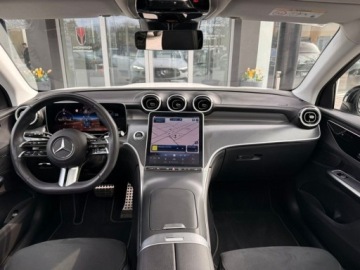 Mercedes GLC C254/X254 SUV 2.0 200 MHEV 204KM 2024 Mercedes-Benz GLC 200 4Matic AMG Line Digital Light Panorama FV23 salon Po, zdjęcie 5