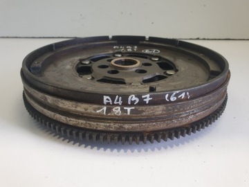 AUDI A4 B7 1.8 T KOLO DVOUHMOTNÉ DVOUHMOTA