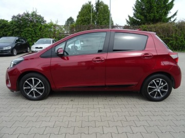 Toyota Yaris III Hatchback 5d Facelifting 2017 1.5 Dual VVT-iE 111KM 2020 Toyota Yaris Samochód bezwypadkowy w bogatej, zdjęcie 5
