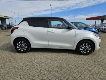 Suzuki Swift VI Hatchback 1.2 DualJet 90KM 2017 Suzuki Swift 1,2 benzyna 90KM, zdjęcie 13