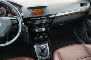 Opel Astra H Cabrio 1.9 CDTI 150KM 2007 Opel Astra 1.9 CDTI, Klima,ALU, El. szyby, zdjęcie 7