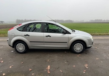 Ford Focus I Sedan 1.6 16V 100KM 2005 Ford Focus Niski przebieg, oryginal, bezwypadkowy, bez korozji. 1.6 100KM, zdjęcie 2