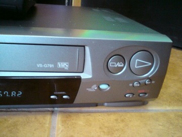 AKAI VS-G781 VHS видеомагнитофон VCR STEREO HI-FI Польское меню на экране