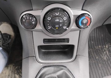 Ford Fiesta VII Hatchback 3d Facelifting 1.5 TDCi 75KM 2015 Ford Fiesta 2015r, 1.5TDCI. Lekko uszkodzony lewy tyl. Jezdzi. VAT 23 brut, zdjęcie 14