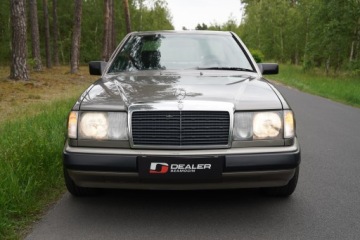 Mercedes W124 Coupe 3.0 180KM 1988 Mercedes-Benz 300 CE Coupe – Klasyka w najlepszym wydaniu | 1988 | 3.0, zdjęcie 2