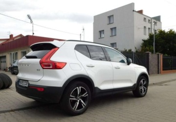 Volvo XC40 Crossover Facelifting 2.0 B3 163KM 2023 Volvo XC 40 2.0B3 BEZWYPADKOWY Black Edition Model 2024r 2.0 Benzyna 163KM, zdjęcie 15
