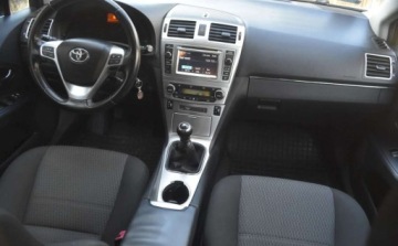 Toyota Avensis III Wagon Facelifting 2.2 D-4D 150KM 2013 Toyota Avensis Toyota Avensis 2.2 D-4D Premium 2.2 Diesel 150KM, zdjęcie 5
