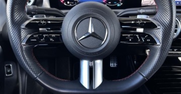 Mercedes Klasa A W177/V177 Sedan Facelifting 2.0 220 190KM 2023 Mercedes-Benz Klasa A Salon PL 4Matic AMG Line Kamera MBUX CarPlay Android, zdjęcie 13