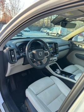 Volvo XC40 2024 Volvo XC 40 Plus 2024 ZarejestrowaneGotowe do jazdy 2.0 Benzyna 247KM, zdjęcie 12