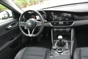 Alfa Romeo Giulia II 2018 Alfa Romeo Giulia 2.2d Manual 2018r. jak NOWA 31tk, zdjęcie 8