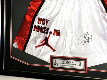 Roy Jones JR Oryginalny autograf na spodenkach w pięknej oprawie HIT