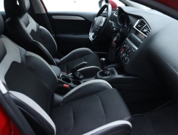 Citroen C4 II Hatchback 5d 1.6 16v VTi 120KM 2012 Citroen C4 1.6 VTi, Klima, Klimatronic, Tempomat, zdjęcie 8