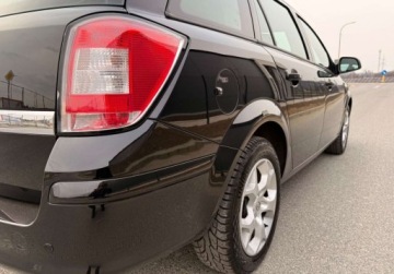 Opel Astra J Sports Tourer 1.6 Twinport ECOTEC 115KM 2010 Opel Astra LIFT 1.6i 115ps Serwisowana BezRdzy Bezwypadkowa Zadbana 1.6, zdjęcie 16