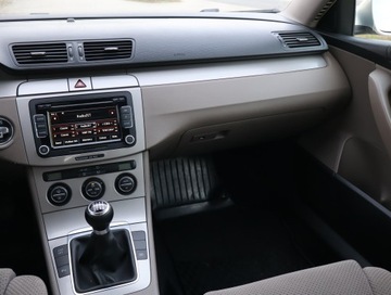 Volkswagen Passat B6 Sedan 1.4 TSI 122KM 2009 VW Passat 1.4 TSI, Salon Polska, Navi, Xenon, zdjęcie 7