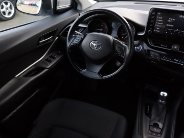 Toyota C-HR I Crossover Facelifting 1.8 Hybrid 122KM 2020 Toyota C-HR 1.8 Hybrid, Salon Polska, Serwis ASO, zdjęcie 6