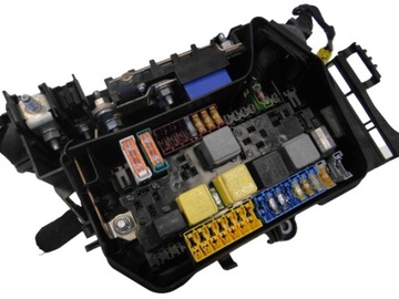 MERCEDES GLA X156 SKRZYNKA PUSZKA BEZPIECZNIK 156