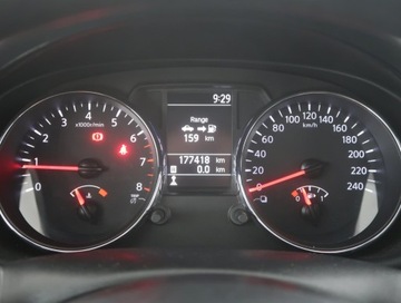 Nissan Qashqai I Crossover Facelifting  1.6 117KM 2012 Nissan Qashqai 1.6, Klima, Tempomat, zdjęcie 10