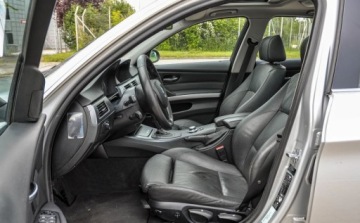 BMW Seria 3 E90-91-92-93 Limuzyna E90 325i 218KM 2008 BMW Seria 3 2,5 (218KM) Automat Bezwypadkowa Skory Sportsitze iDrive 2.5, zdjęcie 6