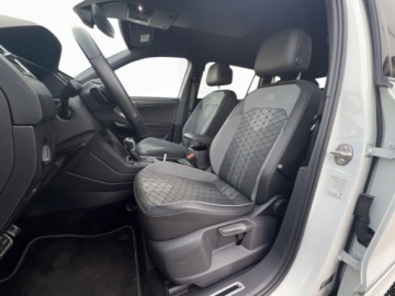 Volkswagen Tiguan Allspace SUV Facelifting 2.0 TSI 190KM 2022 Volkswagen Tiguan Allspace 2.0 TSI 190 KM 4Mot. R-Line DSG, Niski przebieg, zdjęcie 17