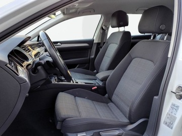 Volkswagen Passat B8 Variant Facelifting 2.0 TDI SCR 150KM 2021 Volkswagen Passat Faktura VAT DSG Hak Kamera Aut.ParkowanieModel 2022, zdjęcie 9