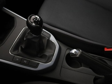 Seat Arona Crossover 1.0 EcoTSI 95KM 2019 Seat Arona navigacja klimatyzacja czujniki, zdjęcie 28