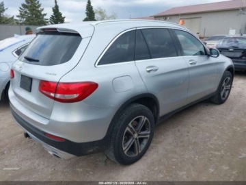 Mercedes GLC C253 2017 Mercedes-Benz GLC 300 4matic, 2017r., 4x4, 2.0L 2.0 Benzyna 241KM, zdjęcie 3