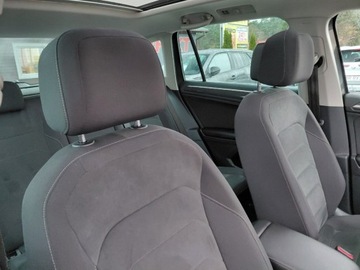Volkswagen Tiguan II SUV 2.0 TDI 150KM 2018 Volkswagen Tiguan R-Line Kamera El.Klapa Kamera Navi Sensor Elektryka PDC, zdjęcie 17