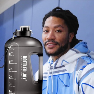 БОЛЬШАЯ БУТЫЛКА ДЛЯ ТРЕНИРОВКИ ВОДА БЕЗ BPA 1,5 Л СПОРТИВНЫЙ ЗАЛ