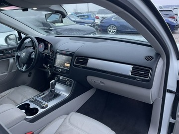 Volkswagen Touareg II SUV 4.2 V8 TDI 340KM 2014 Volkswagen Touareg R-line DSG 4Motion Pneumatyka, zdjęcie 8