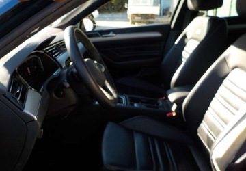 Volkswagen Passat B8 Variant Facelifting 2.0 TDI SCR 150KM 2022 Volkswagen Passat R-line Okazja 2.0 Diesel 150KM, zdjęcie 23